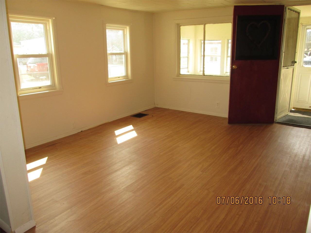 209 Park Dr - Photo 2 of 12