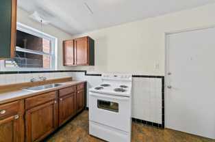 3927 Jamieson Ave #2E - Photo 1 of 1