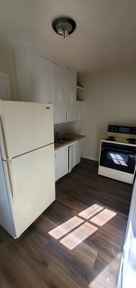 540 S Bluff Ave #2 - Photo 4 of 6