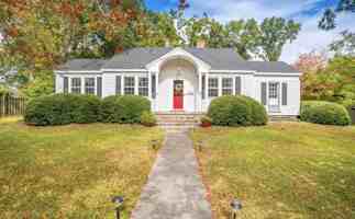 featured image of 2309 East 5th Street