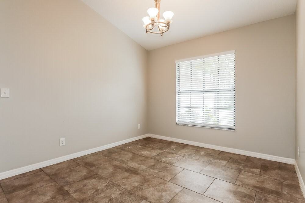 801 Cambridge Way - Photo 5 of 25