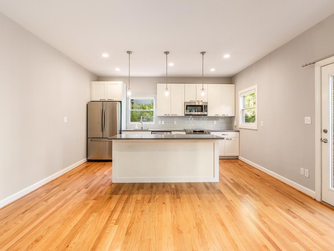 209 Columbia Pl W #209 - Photo 5 of 14