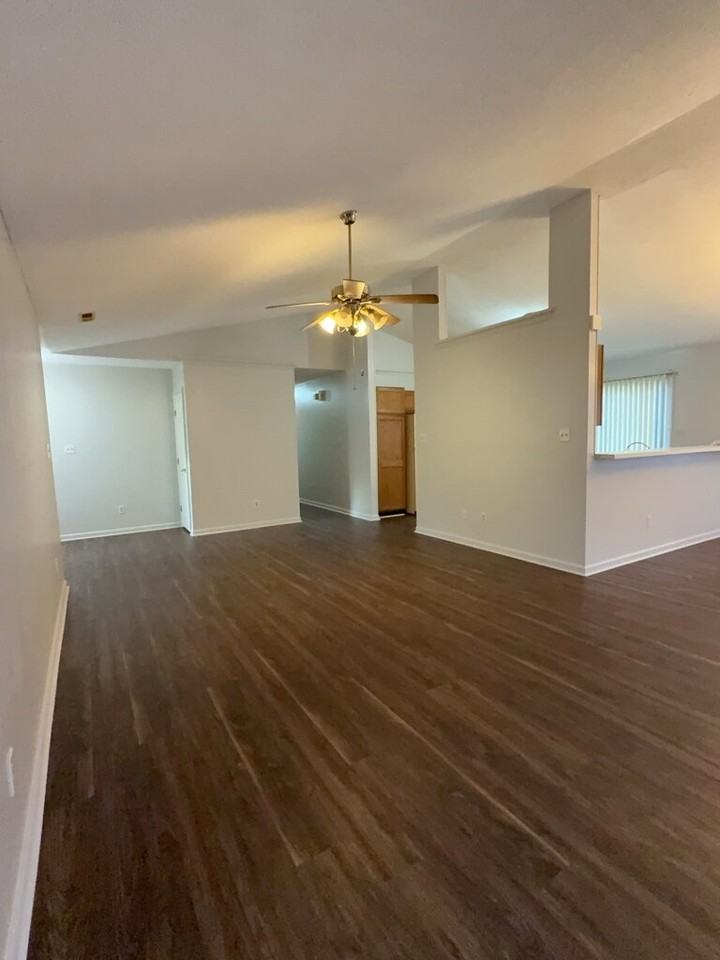 2694 Idlebrook Cir - Photo 4 of 18