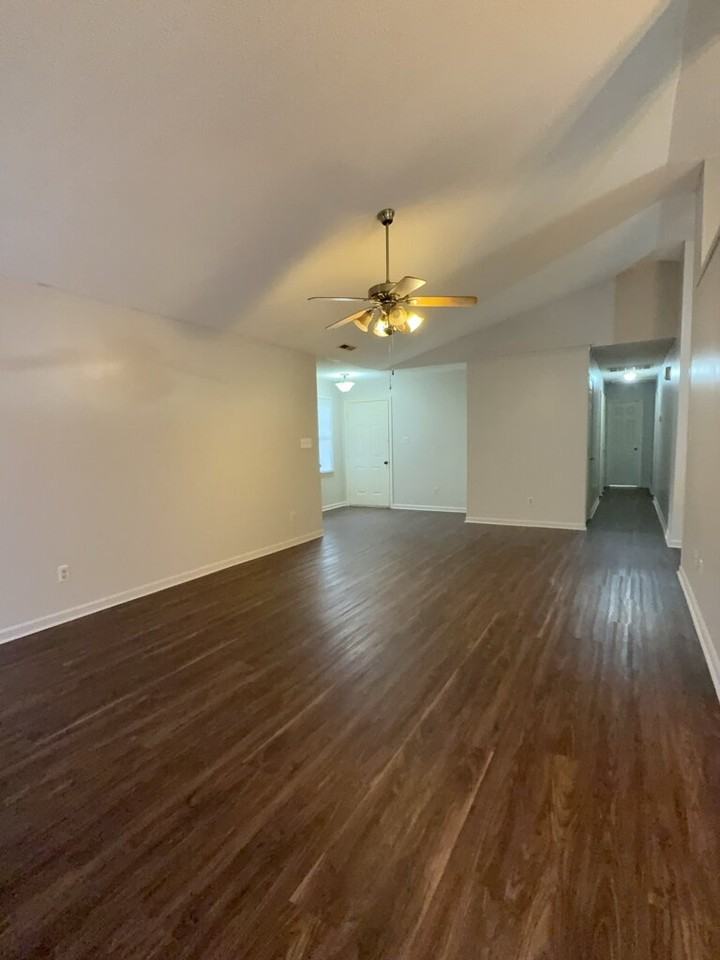 2694 Idlebrook Cir - Photo 5 of 18