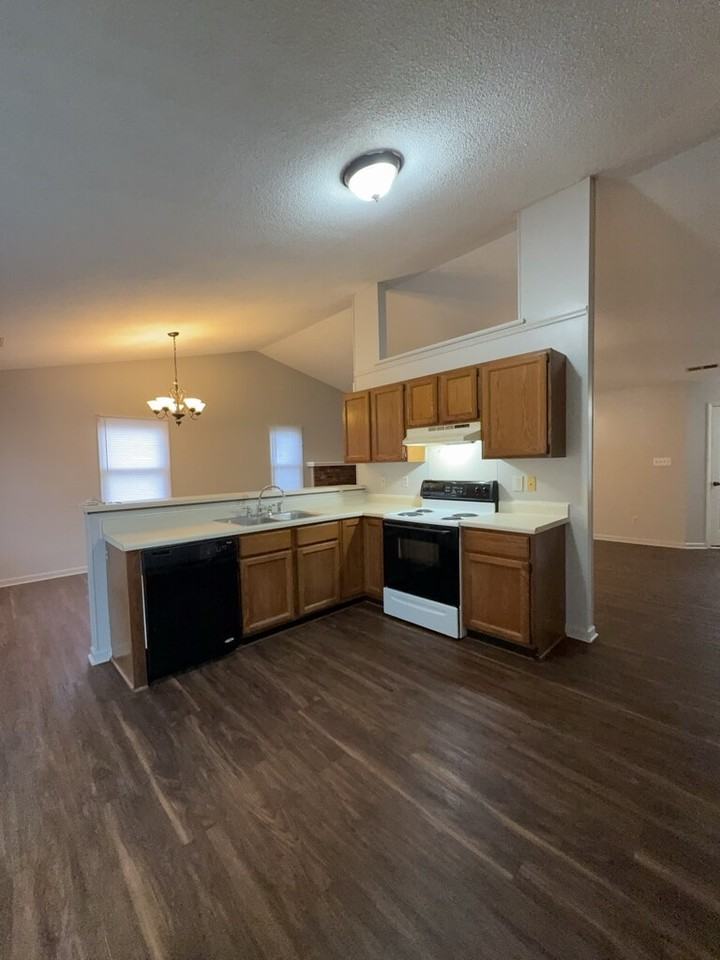 2694 Idlebrook Cir - Photo 7 of 18