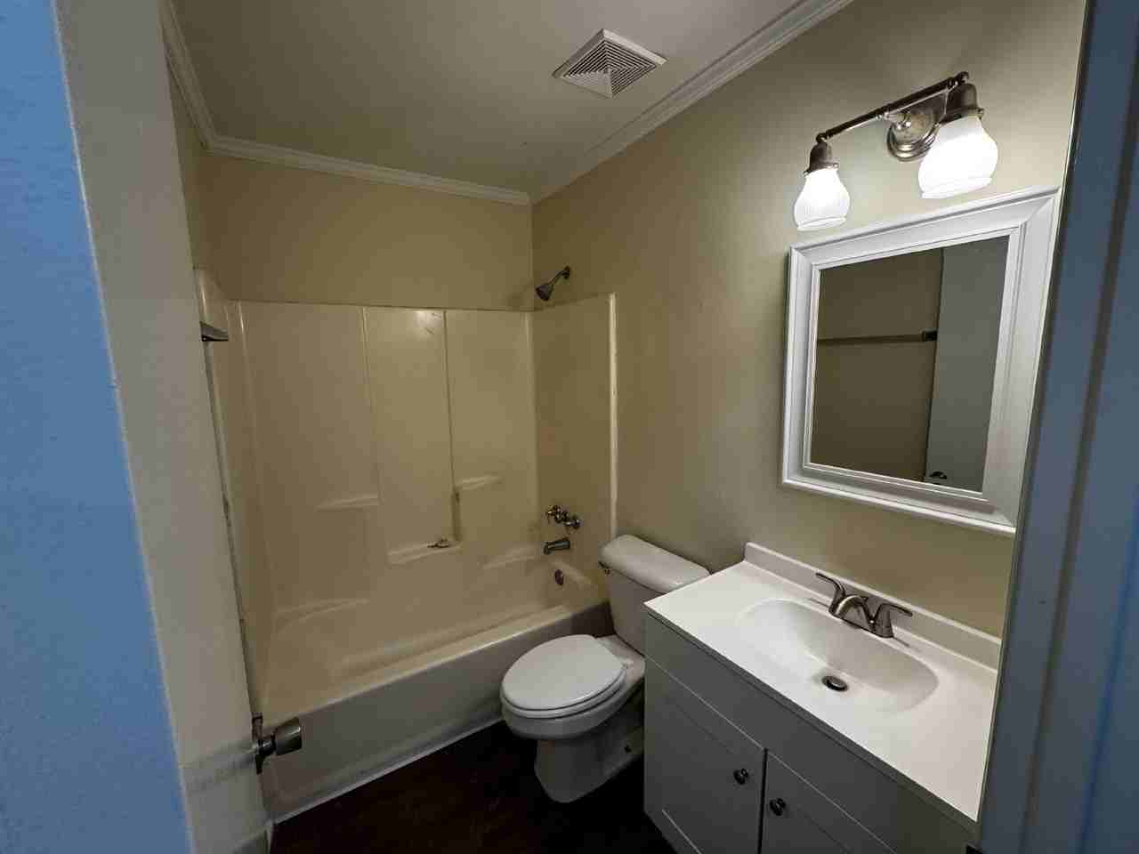 745 Sharon St - Photo 3 of 9