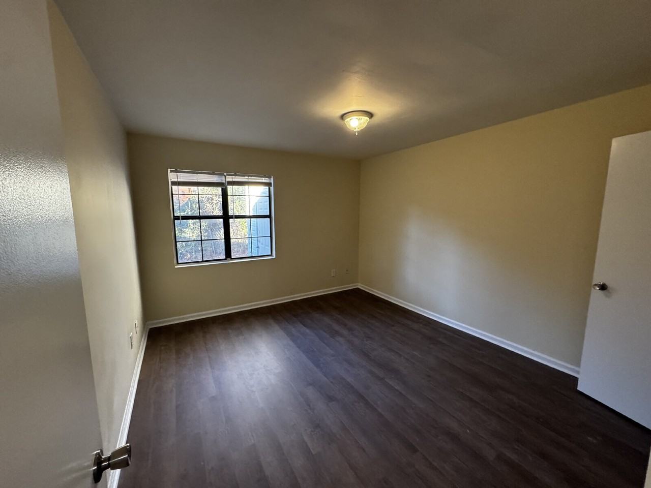 745 Sharon St - Photo 4 of 9