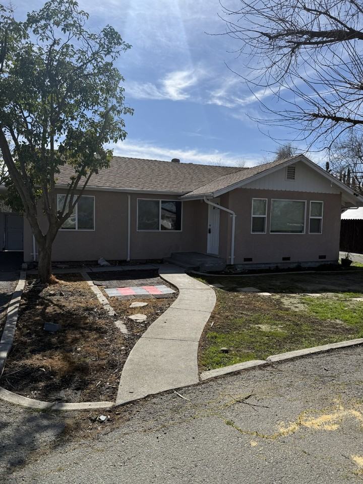 161 Sunrise Dr - Photo 3 of 30
