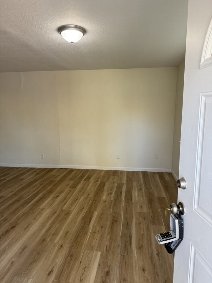 161 Sunrise Dr - Photo 6 of 30