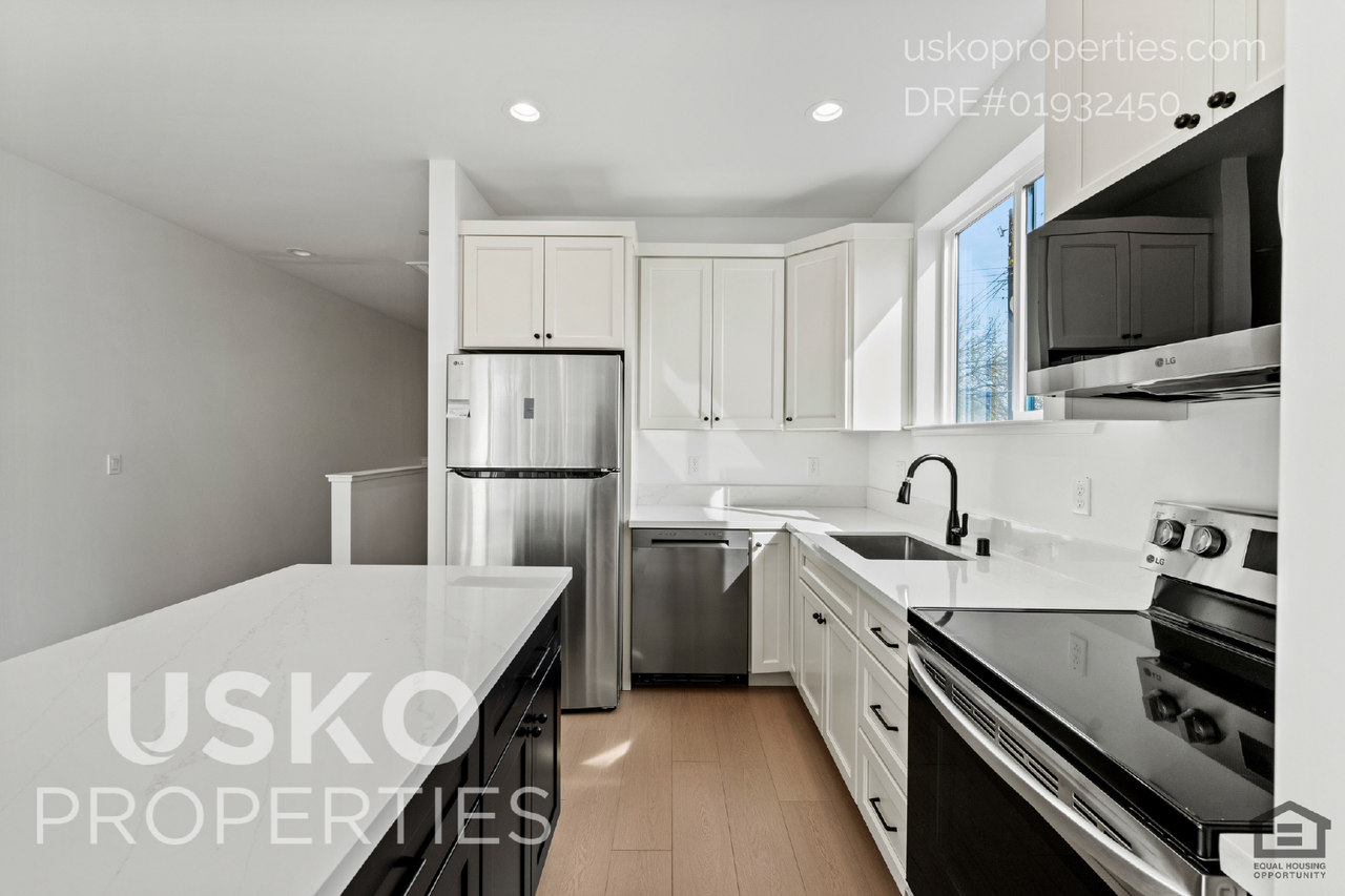 2510 Victorian Aly - Photo 3 of 16