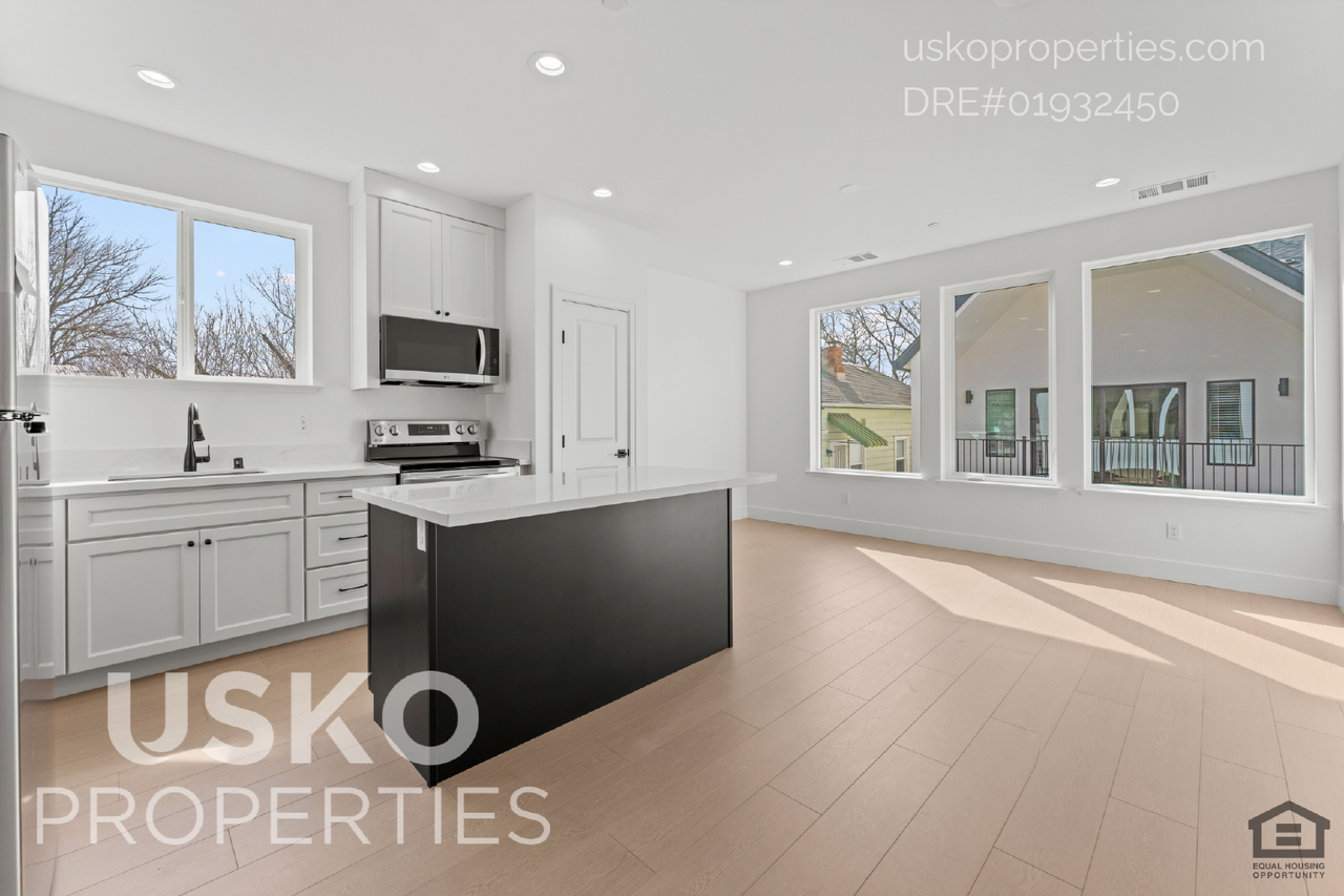 2510 Victorian Aly - Photo 4 of 16