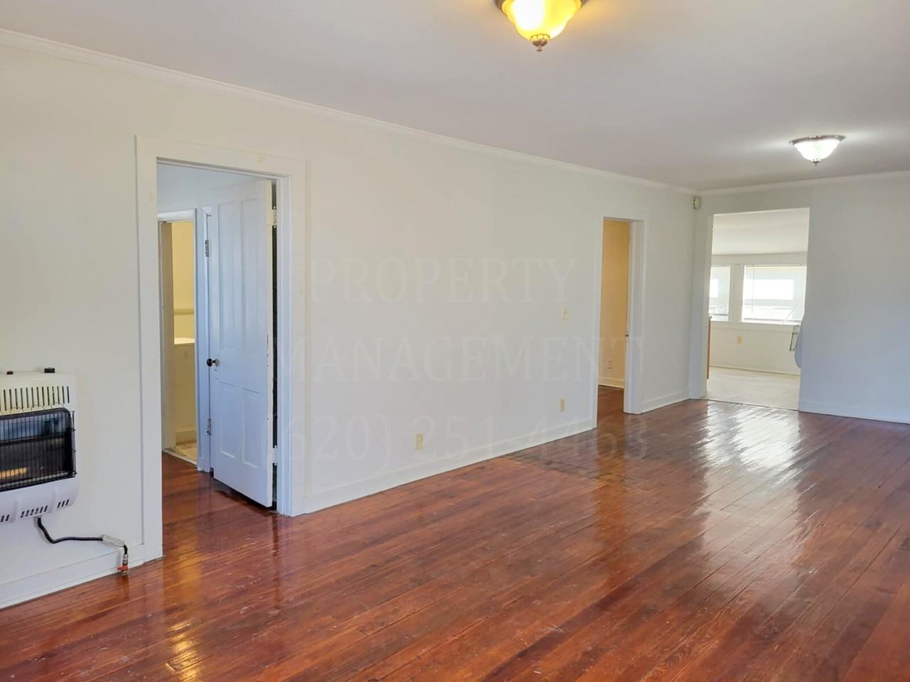 1415 W 5th St - Photo 2 of 7