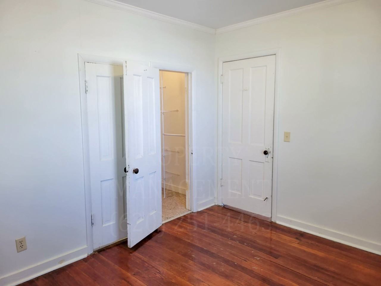 1415 W 5th St - Photo 3 of 7