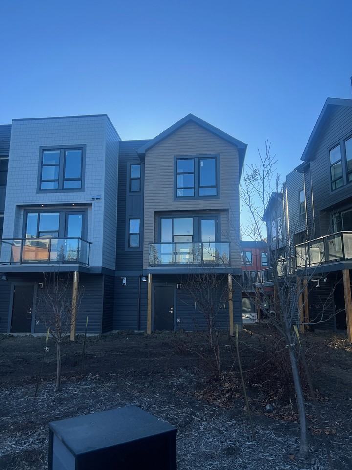 #95 1304 Rutherford Rd SW - Photo 2 of 2