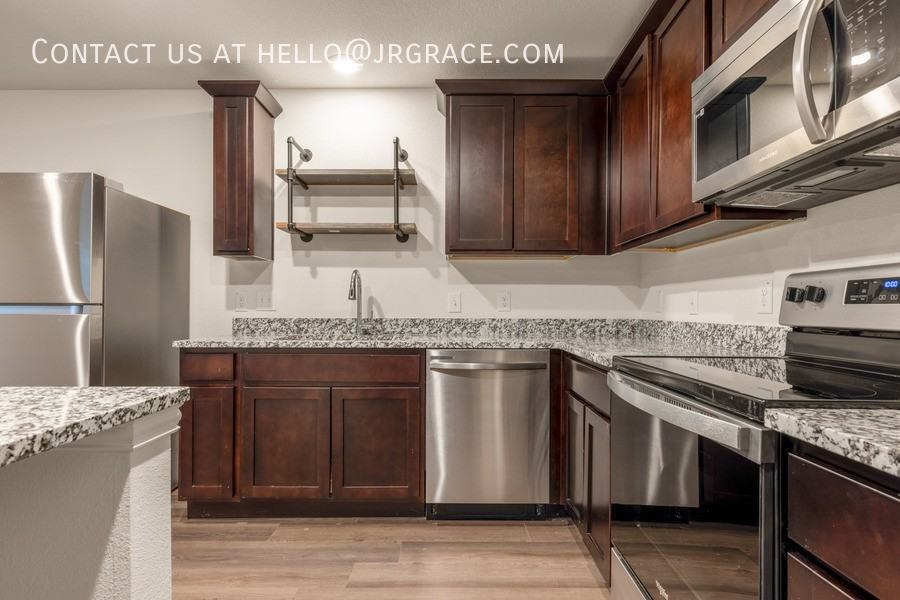 1516 Homan Ave - Photo 3 of 30