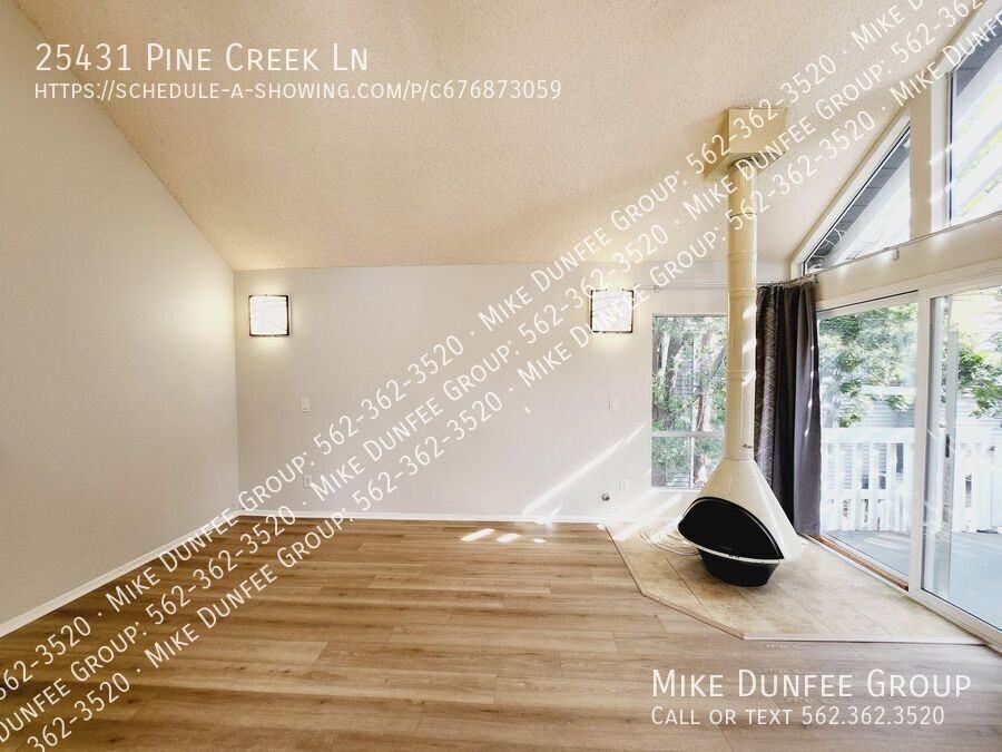 25431 Pine Creek Ln - Photo 2 of 31