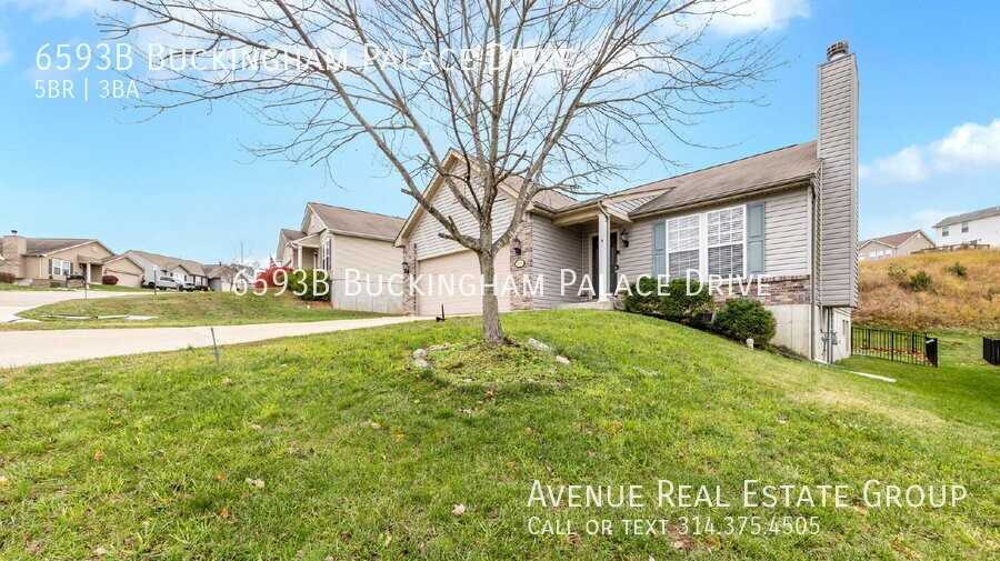 6593B Buckingham Palace Dr - Photo 2 of 45