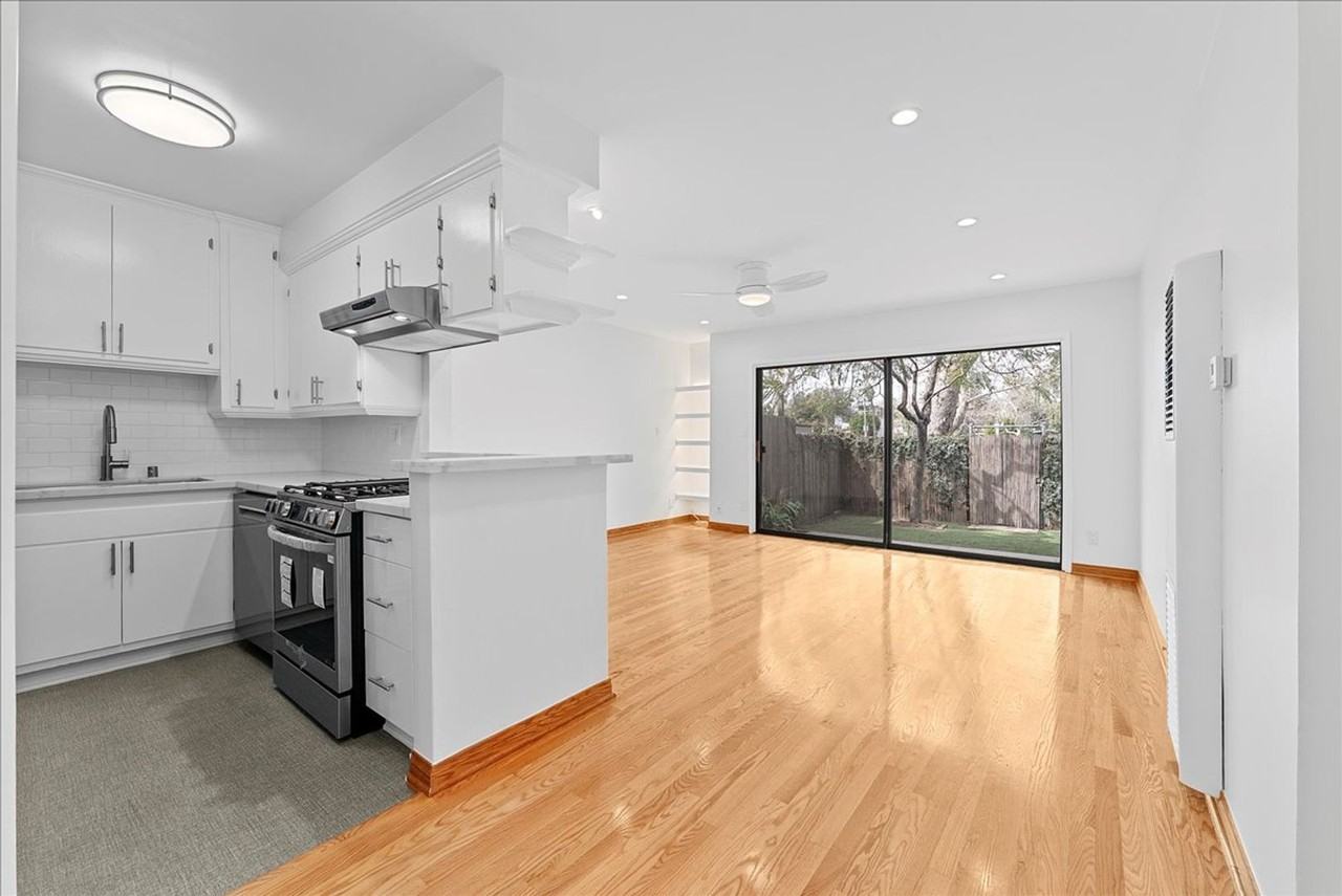 1701 Washington Way #03