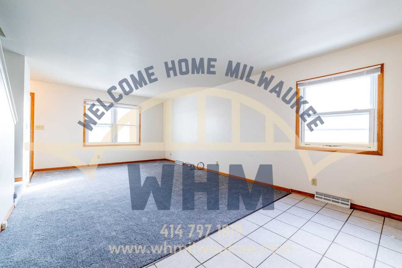 6467 N 105th St - Photo 2 of 17