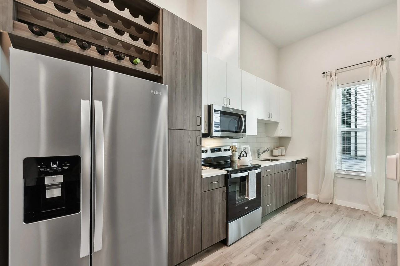 6007 N Interstate 35 #235 - Photo 2 of 15