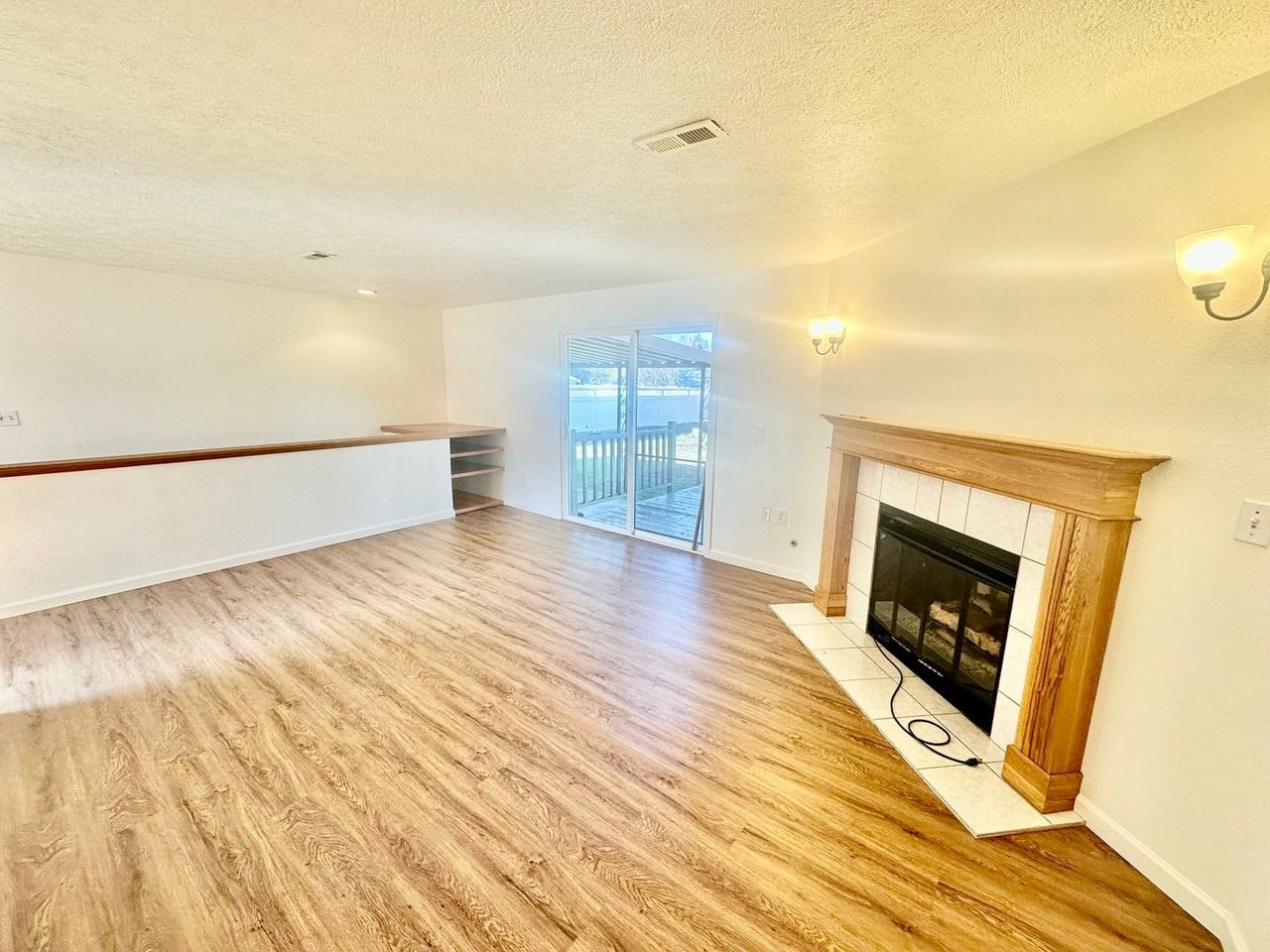 11409 N Guinevere Dr - Photo 2 of 28