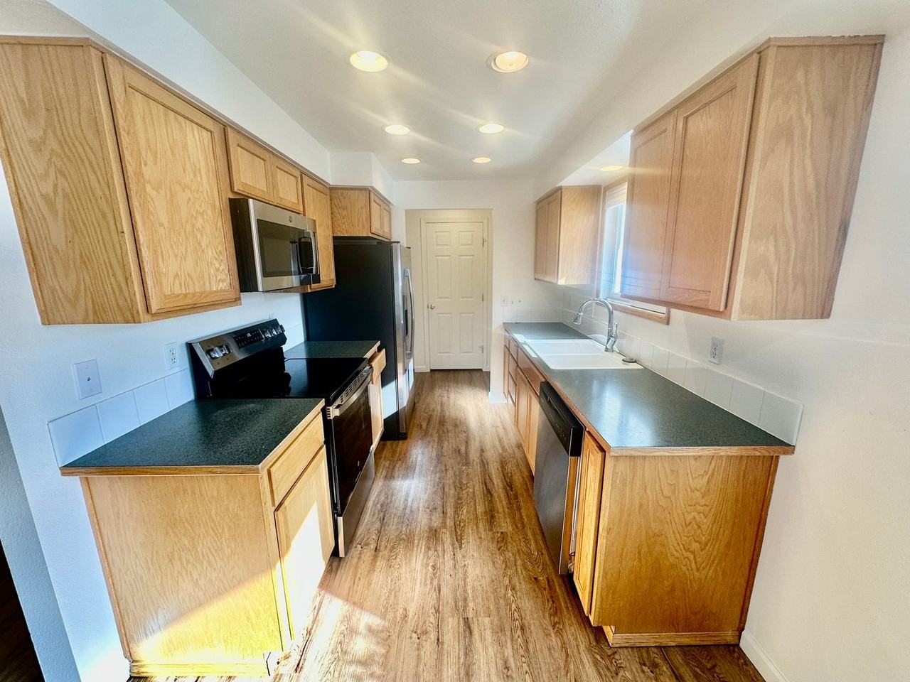 11409 N Guinevere Dr - Photo 4 of 28