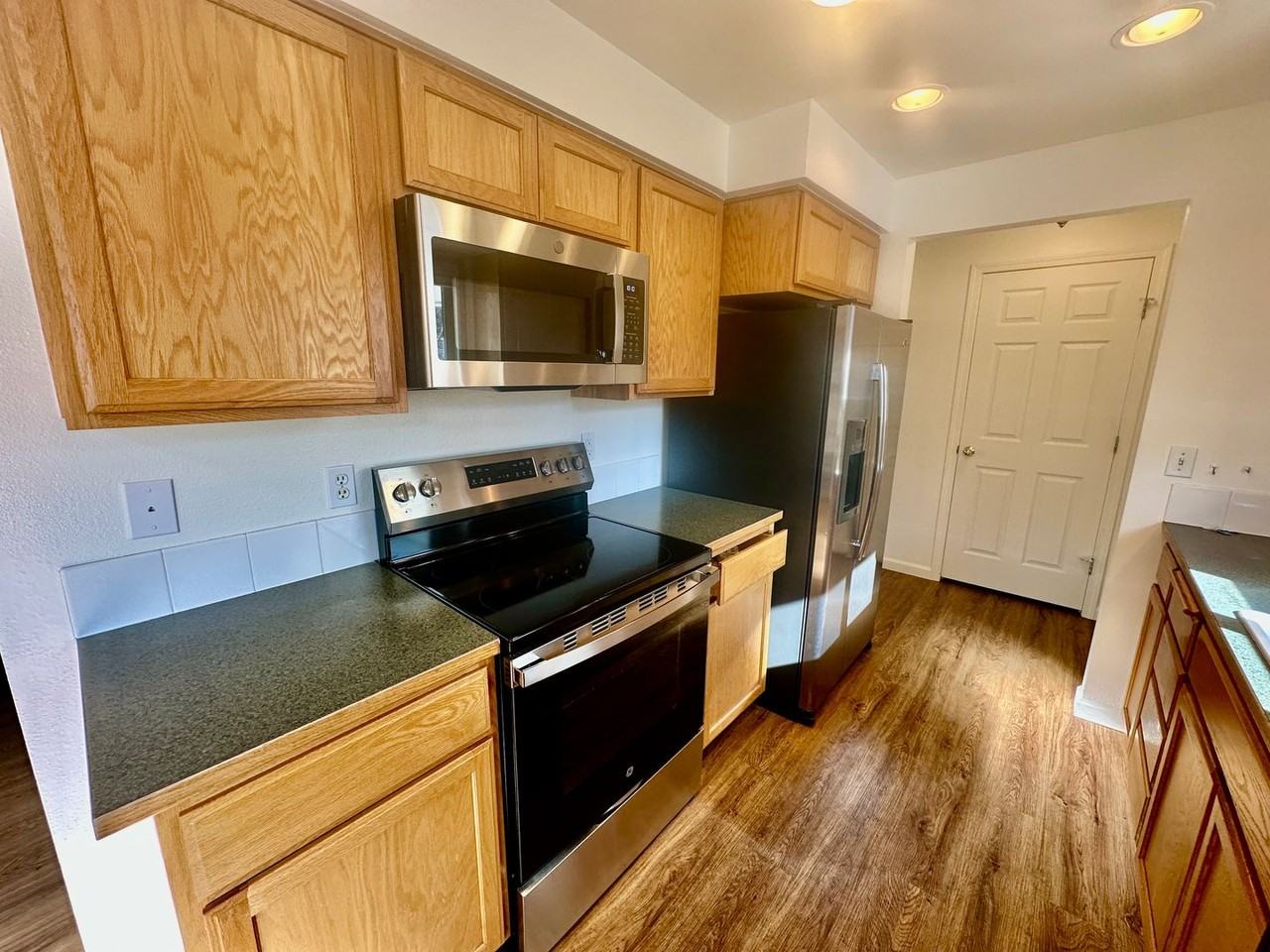 11409 N Guinevere Dr - Photo 5 of 28