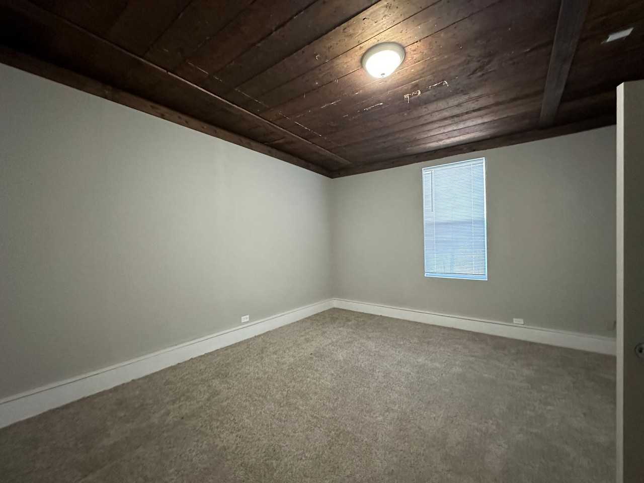 1110 N 11th St - Photo 5 of 8