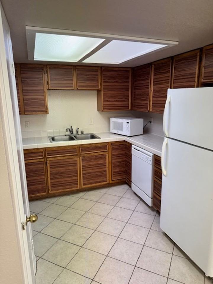 1904 Las Palmas Ln #102 - Photo 4 of 22