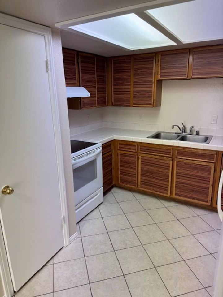 1904 Las Palmas Ln #102 - Photo 6 of 22