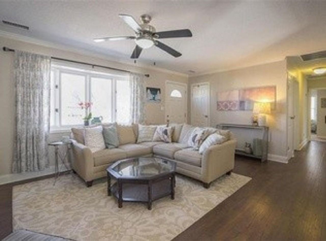 5611 W 101st St - Photo 6 of 30