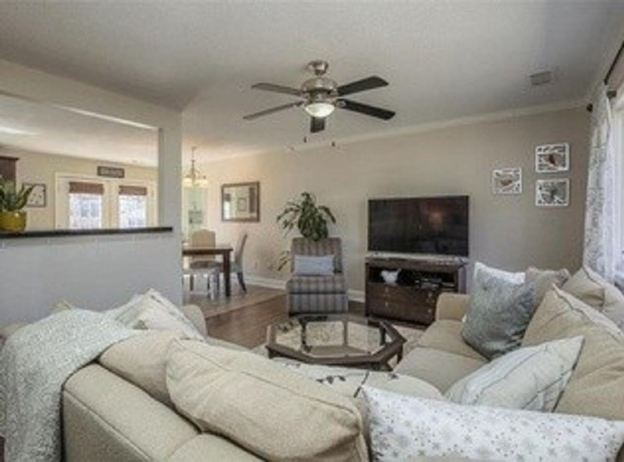 5611 W 101st St - Photo 7 of 30