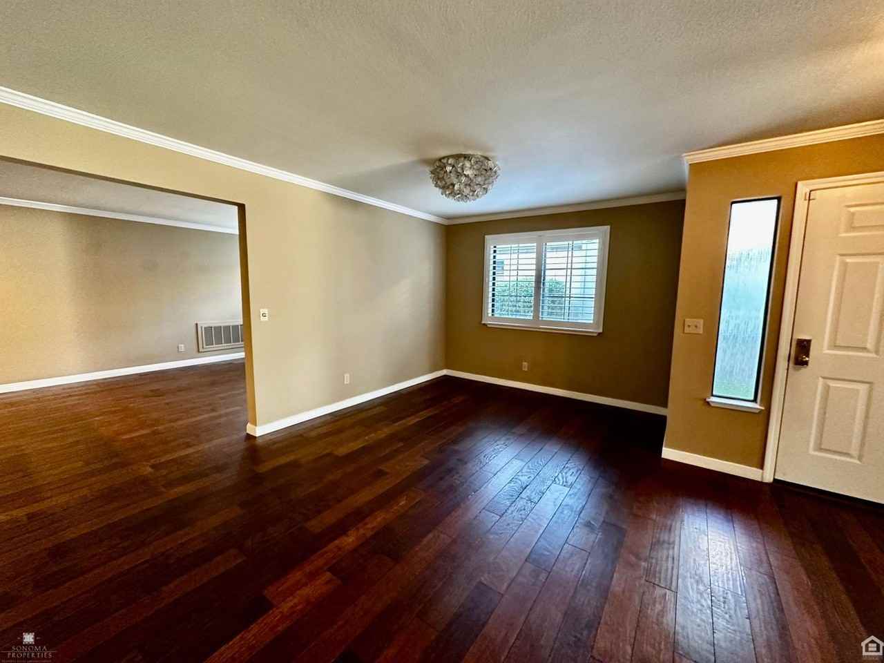 18404 Yale Ct - Photo 7 of 23