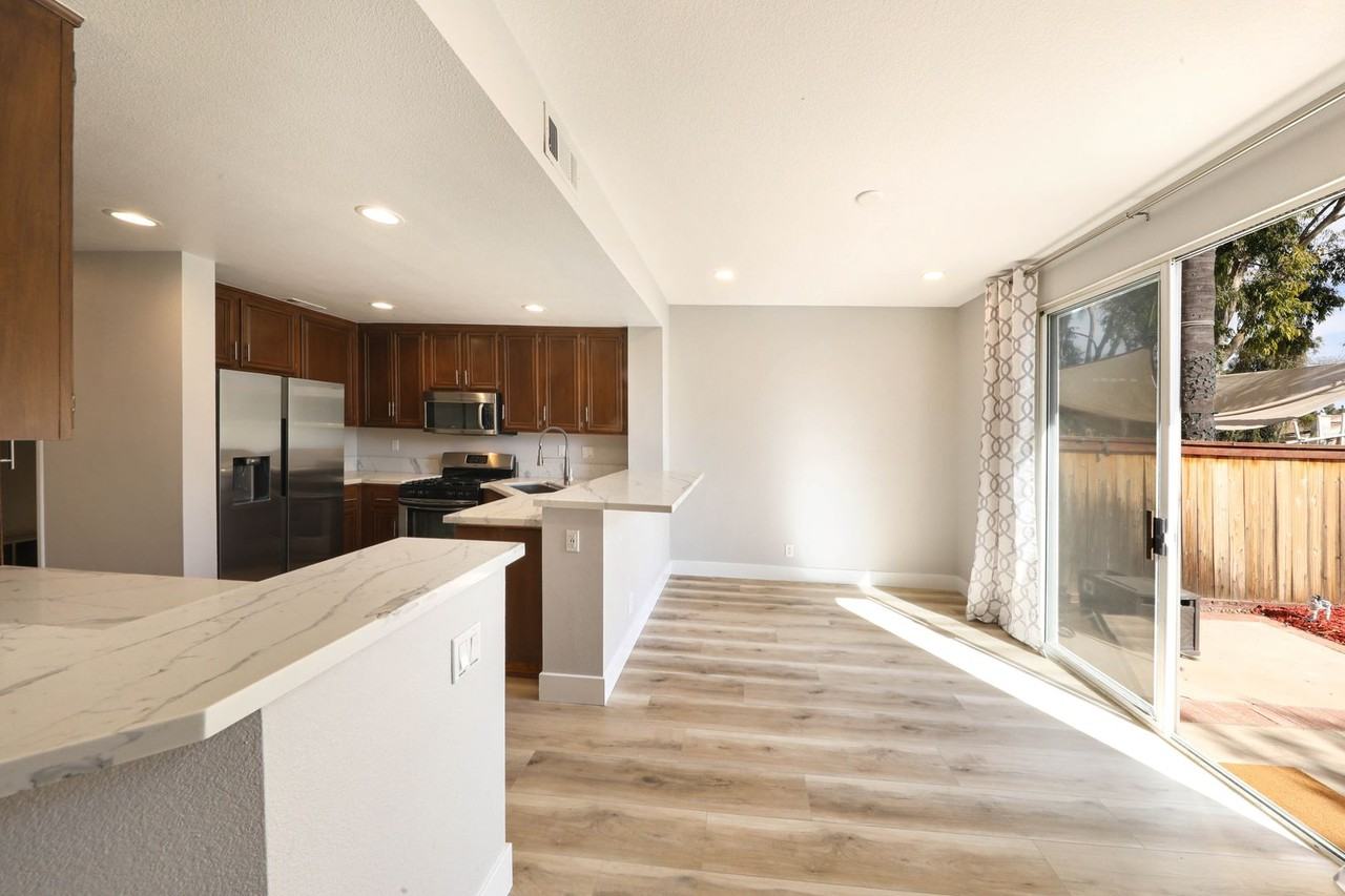 4 Pinzon - Photo 6 of 42