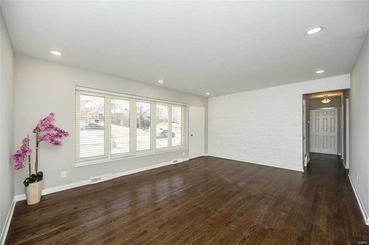 8900 Glenfield Ter - Photo 3 of 19