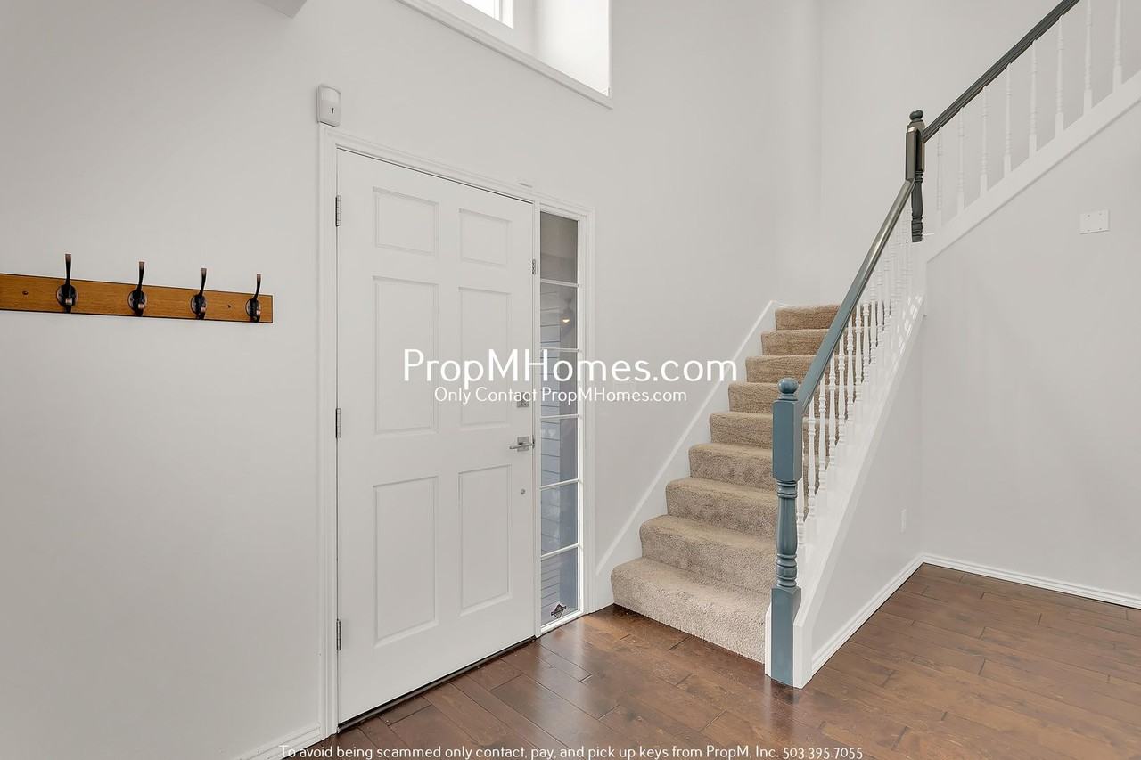 16570 Noble Dr - Photo 3 of 32