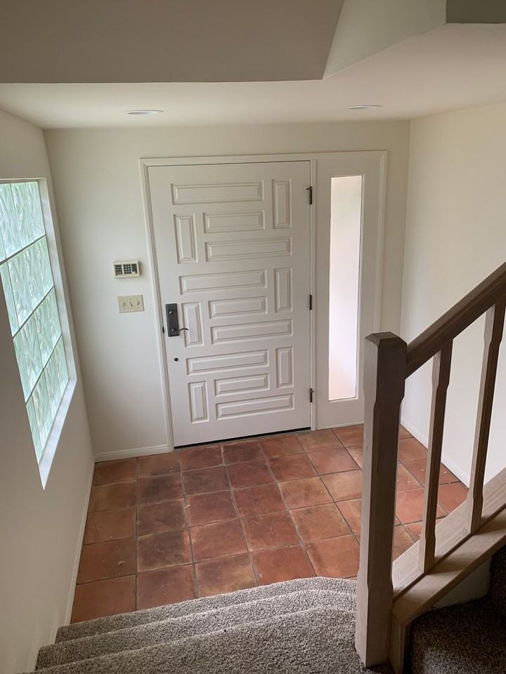 1800 Ocean Dr - Photo 3 of 48