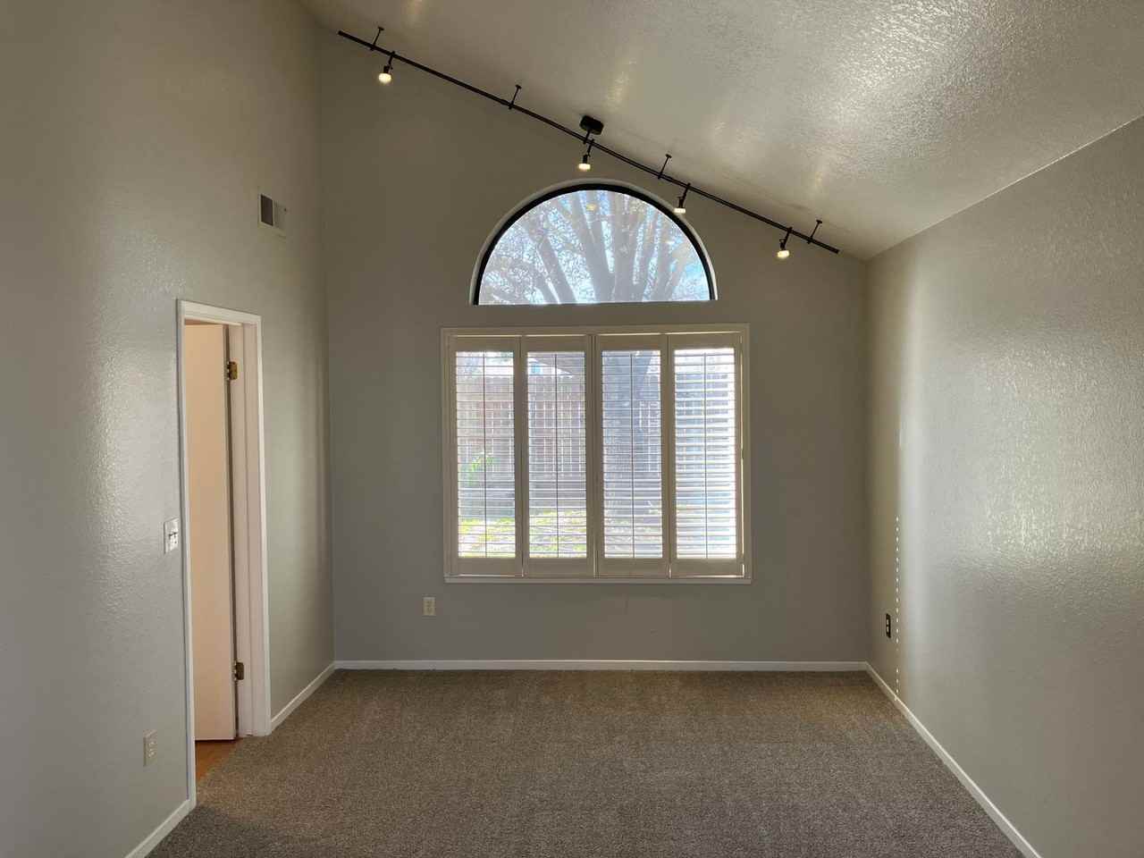 4101 Godfrey Dr - Photo 3 of 22