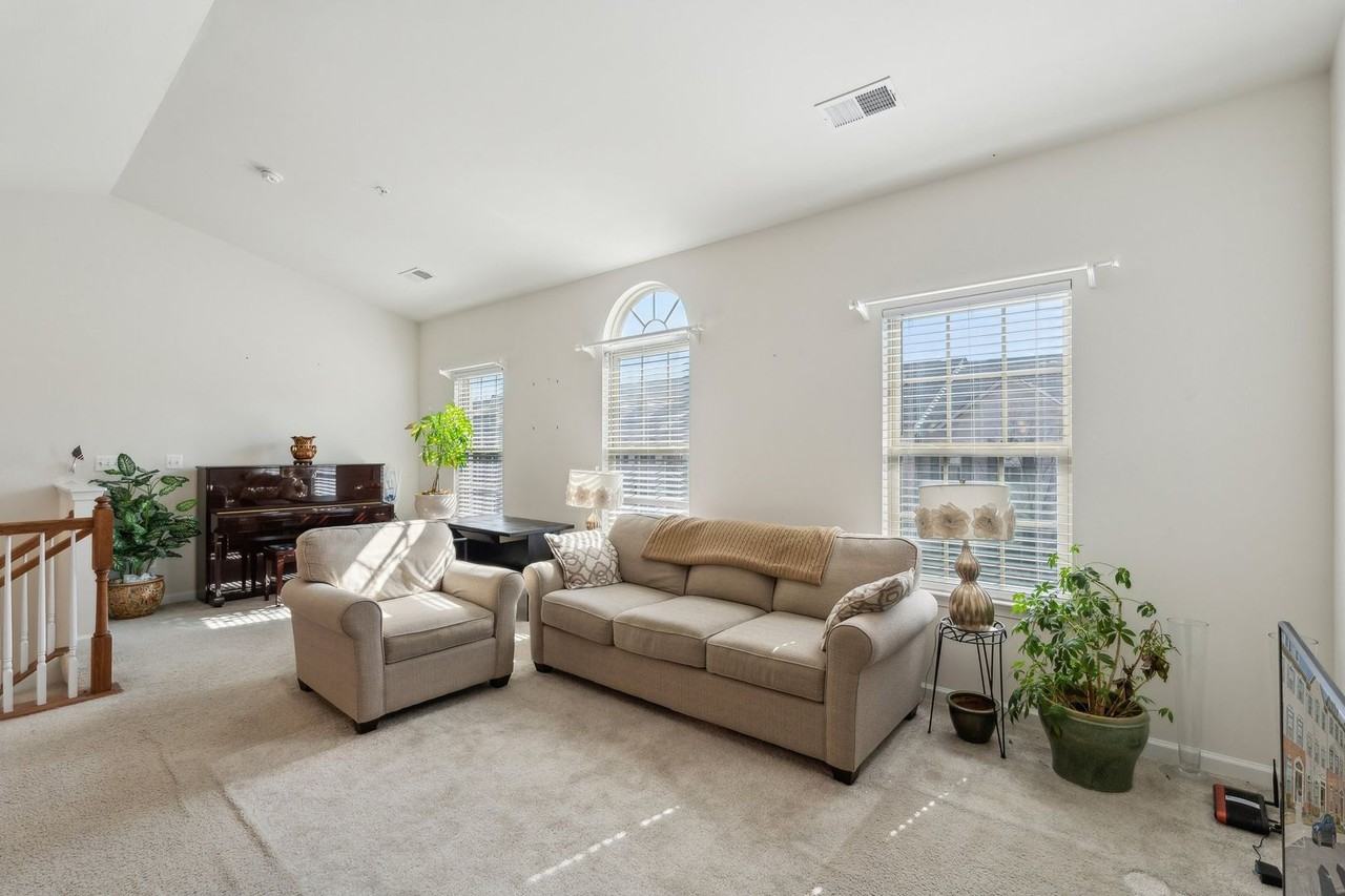 42116 Piebald Sq - Photo 2 of 30