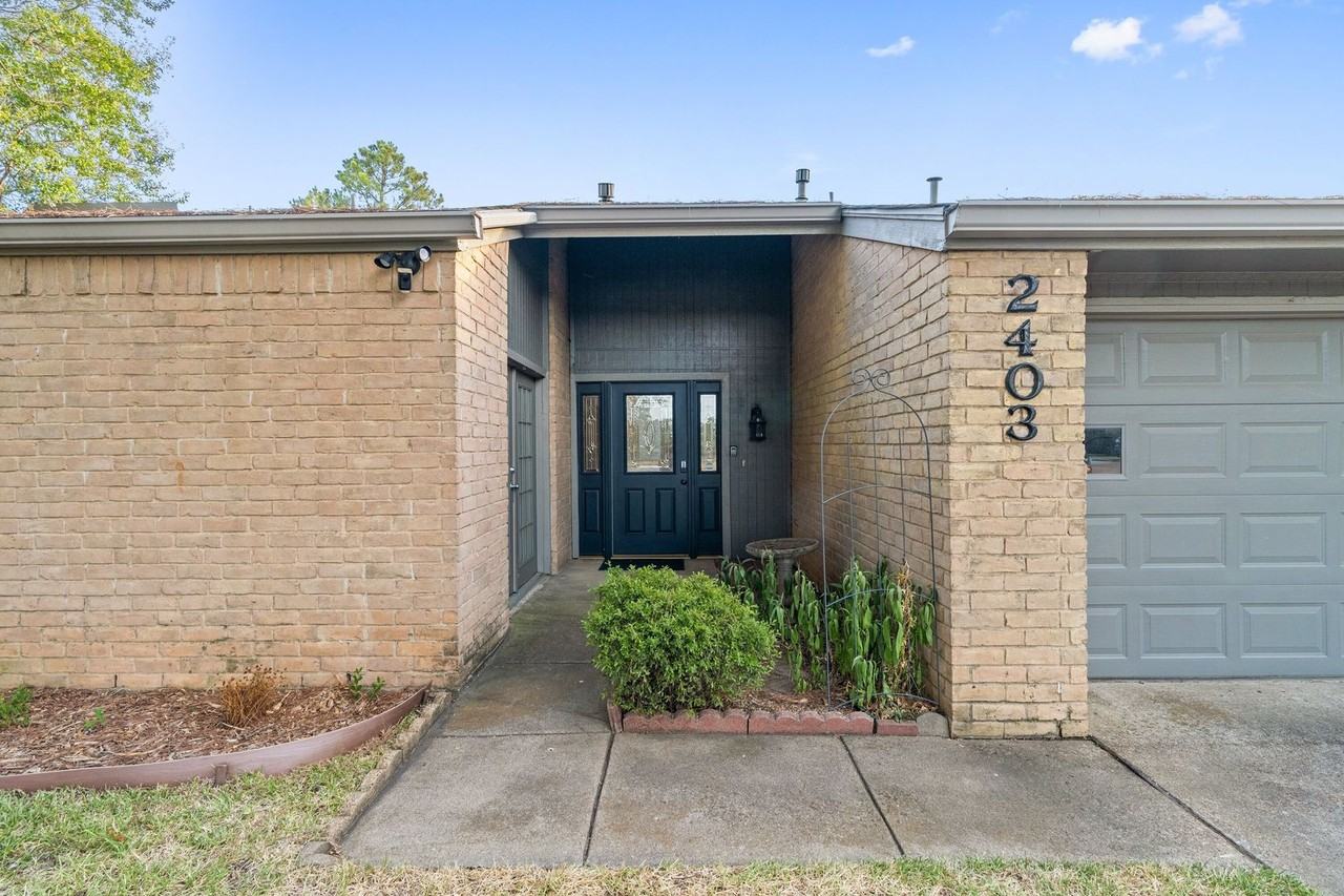 2403 N Carrier Pkwy - Photo 6 of 32