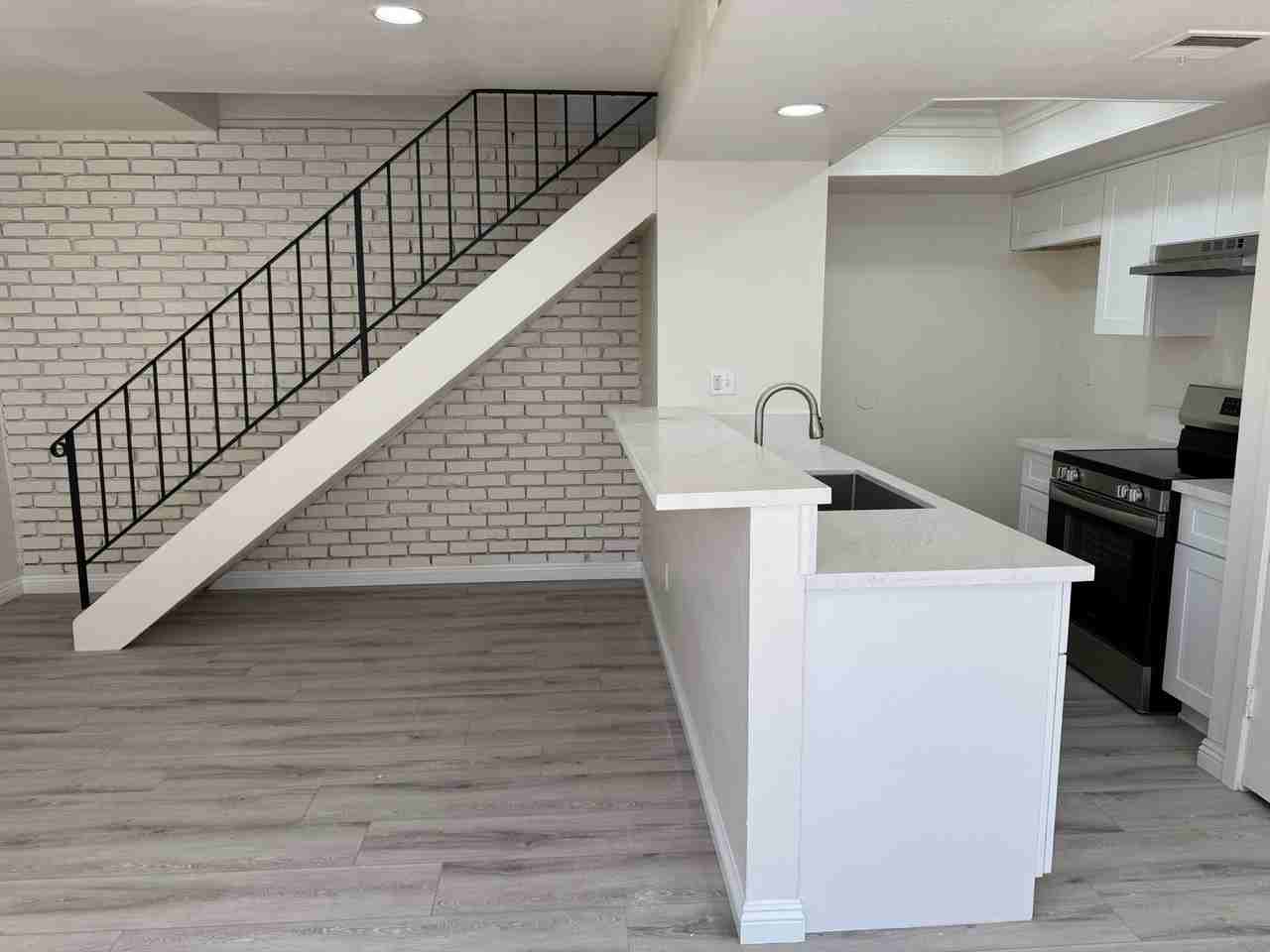 3479 20th St - Photo 2 of 27