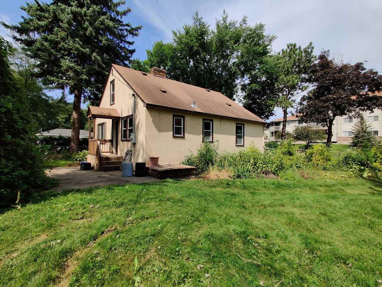 8701 Wentworth Ave S - Photo 4 of 31