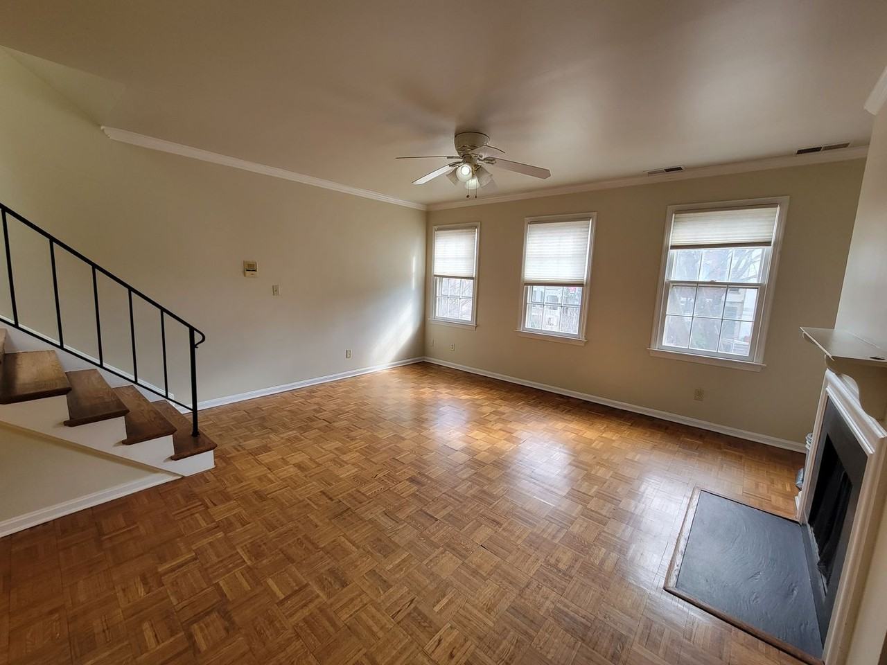 1949 Calvert St Nw ##Nw - Photo 2 of 13