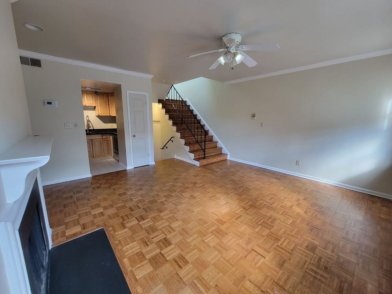 1949 Calvert St Nw ##Nw - Photo 4 of 13