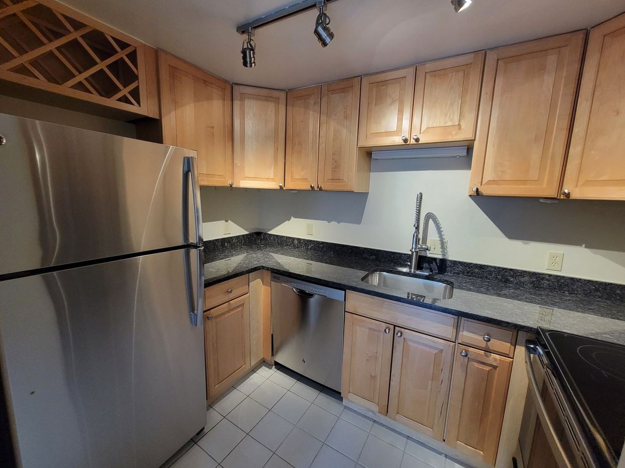 1949 Calvert St Nw ##Nw - Photo 5 of 13