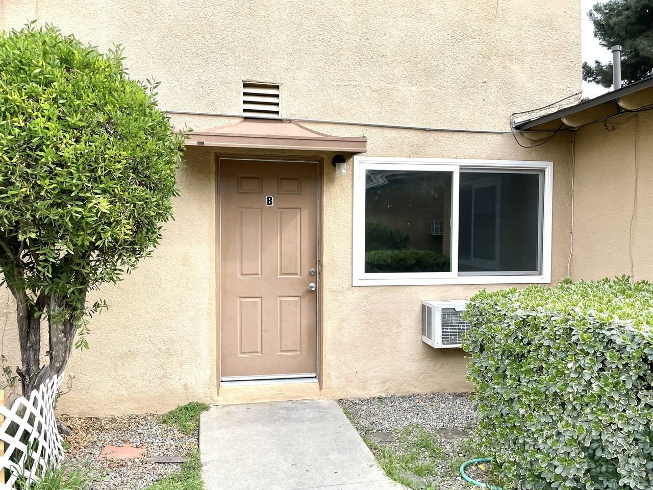 4584 Bandera St #B - Photo 2 of 21