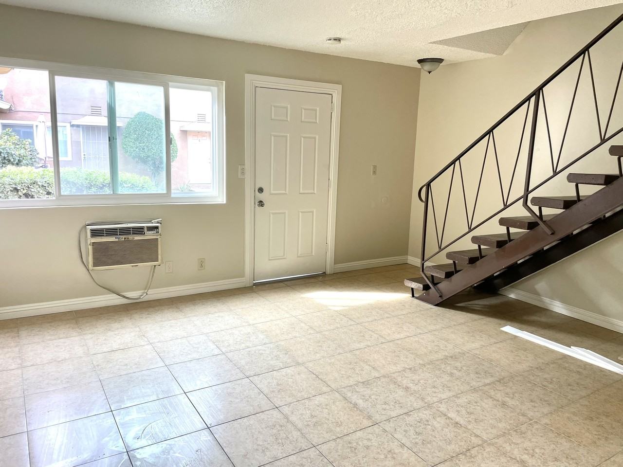 4584 Bandera St #B - Photo 3 of 21