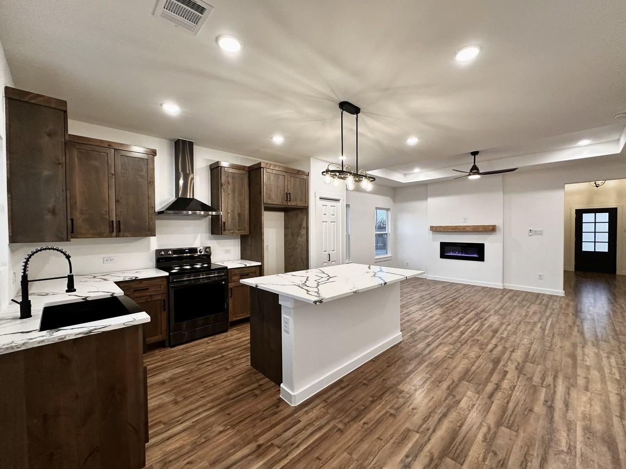 300 E 21st St #NA - Photo 3 of 11