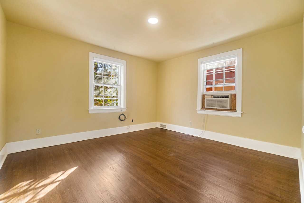 920 N Market St #2 - Photo 4 of 21