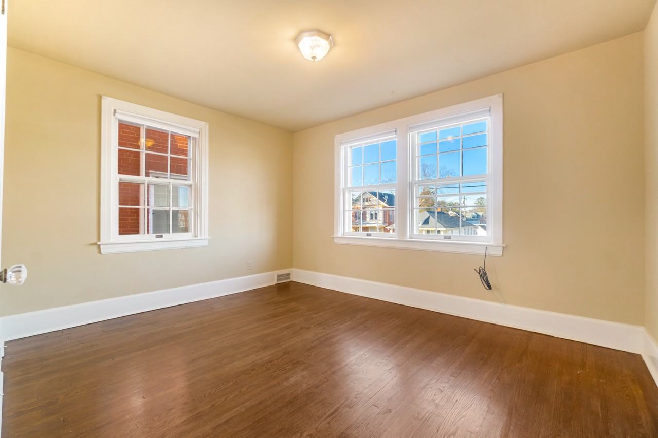 920 N Market St #2 - Photo 5 of 21